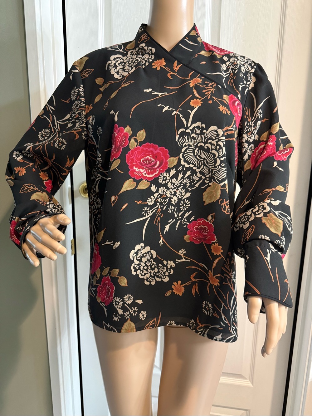 Pendleton Korean Fabric Chinese Asian Floral Black Blouse Top Shirt Size 12